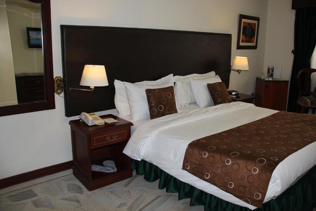 Hotel San Fernando Real Cali Room photo
